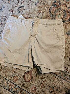 Gloria Vanderbilt Flat-Front Shorts in Light Beige